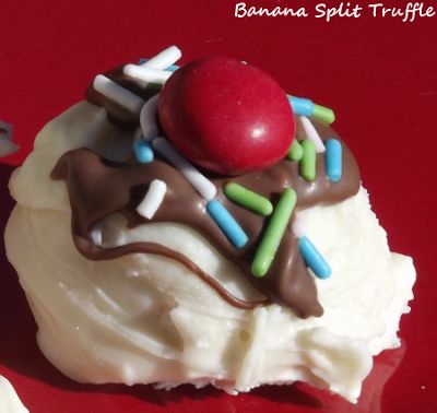 Country Pickins: Banana Split Truffles Truffle Shuffle, Candy Truffles, Homemade Fudge, Candy Recipes Homemade, Fancy Cookies, Gluten Free Treats, Homemade Candies, Fun Treats, Banana Split