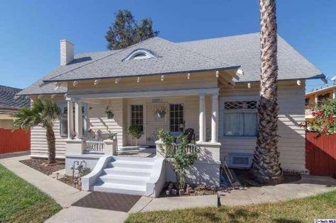 1901 California Bungalow style vintage duplex in the Lincoln Heights. Craftsman Bungalow House Plans, Arts And Crafts Bungalow, Brick Columns, Bungalow Floor Plans, Craftsman Bungalow, Bungalow Exterior, Porte Cochere, Bungalow Homes, Cottages And Bungalows