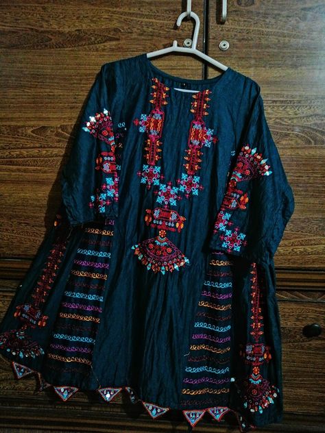 Angrakha Style Dresses, Mirror Suit, New Dress For Girl, Bride Heels, Medieval Embroidery, Elegant Mirror, Balochi Dress, Baby Summer Dresses, Navratri Dress