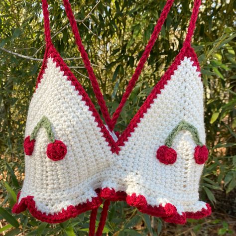 Top and pattern available on my etsy! Cherry Crochet, Hslot Outfit Ideas, Confection Au Crochet, Crochet Butterfly, Crochet Stitches For Beginners, Fun Crochet Projects, Crochet Heart, Crochet Crop Top, Embroidery Craft