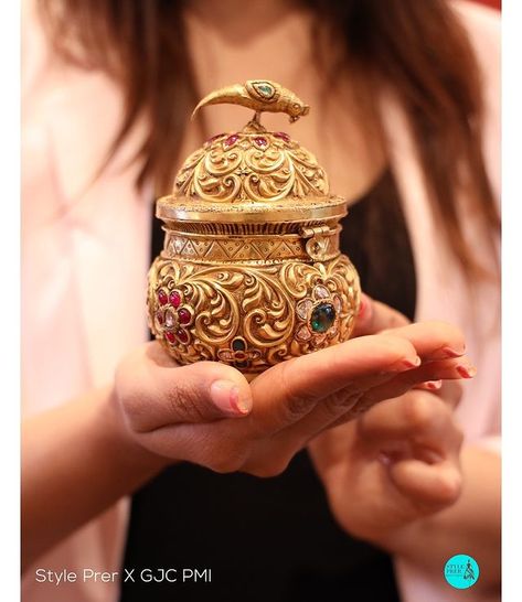 Exclusive Sindoor Box Designs And Where To Buy Them Jewelry Vendor, Silver Pooja Items, Antique Jewellery Designs, Box Designs, Silver Items, Antique Jewelry Indian, Gold Pendant Jewelry, Antique Gold Jewelry, Bangles Jewelry Designs