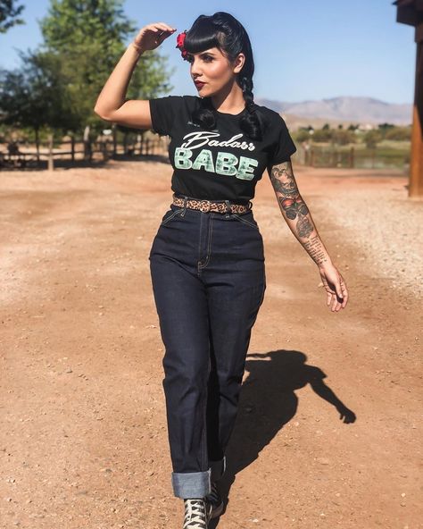 Gothabilly Outfits, Gothabilly Aesthetic, Punk Wardrobe, Rockabilly Fashion Outfits, Rockabilly Jeans, Rock A Billy Fashion, Stile Pin Up, Rockabilly Looks, Rockabilly Girl