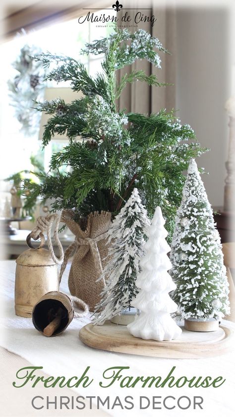 Soft and Romantic French Farmhouse Christmas Decorating! Blush Pink Christmas Decor Ideas---> #maisondecinq christmasdecor christmasdecorating holidaydecor holidaydecorating frenchcountry countryfrench frenchfarmhouse farmhousestyle pinkchristmasdecor christmasdecoratingideas whitechristmasdecor French Farmhouse Christmas, French Country Christmas Decor, French Christmas Decor, Shabby Chic Christmas Decorations, Chic Christmas Decor, French Country Christmas, French Christmas, Christmas Tours, Cottage Christmas