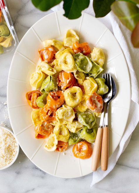 Tortellini Recipes Salad, Tri Color Pasta Salad, Cheese Tortellini Recipes, Tri Color Pasta, Pesto Tortellini, Pasta Salad With Tortellini, Tortellini Recipes, Tortellini Pasta, Tortellini Salad