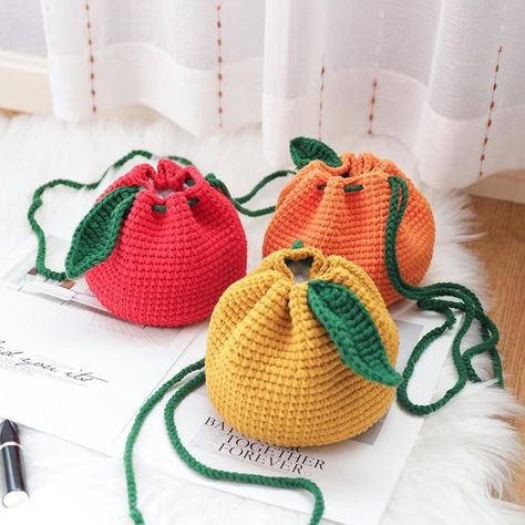 Fruit Accessories, Crochet Fruit, Fun Crochet Projects, Fun Crochet, Diy Crochet Projects, Crochet Inspo, Crochet Kit, Crochet Purses, Crochet Stuff