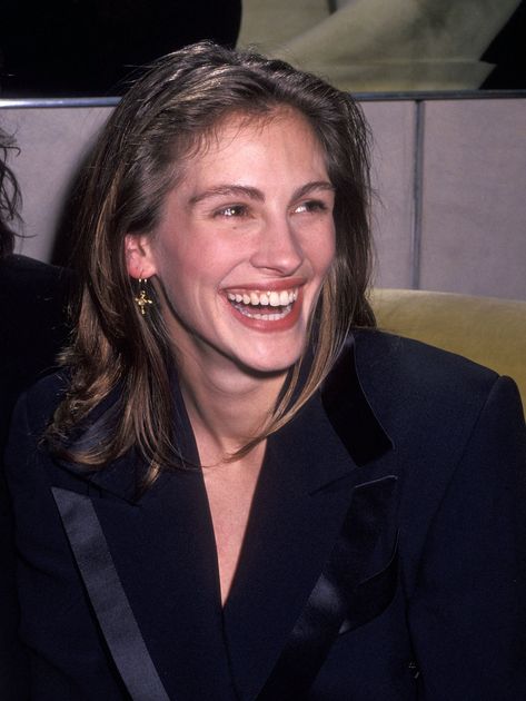 April 1992- Cosmopolitan.com Julia Roberts, A Woman, Hair