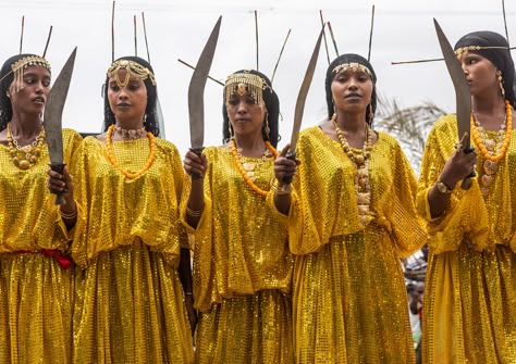 Afar tribe women dancing with a jile knife during expo fes… | Flickr Afar Women, Afar Tribe, Eritrean Independence, Eritrea Culture, Old Eritrean Pictures, Bilen Tribe Eritrea, Ethiopian Gurage Culture, Black Energy, African Love