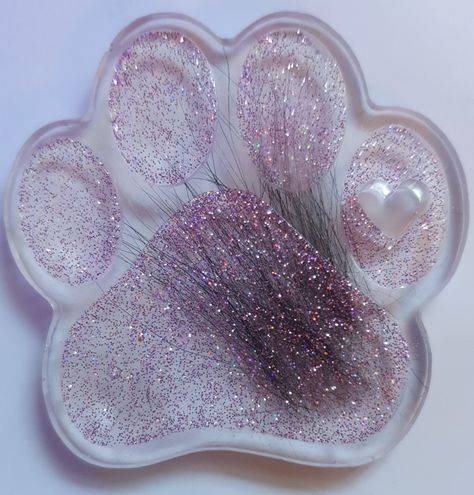 Resin Idea, Pet Paws, Pink Glitter, Resin Crafts, Epoxy Resin, Mother’s Day, Craft Ideas, Diy Projects, Gift Ideas