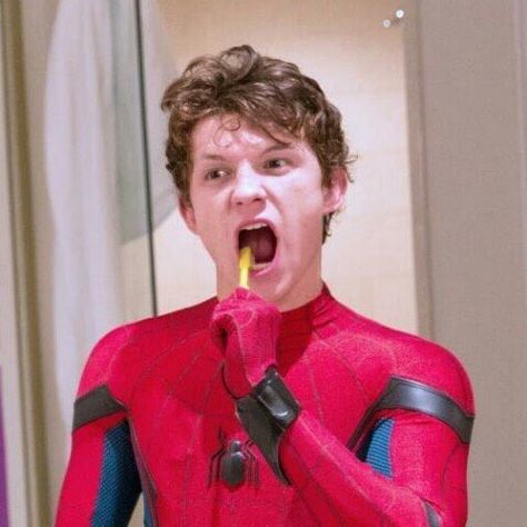 Brushing, Tom Holland, Holland, A Man, Spiderman, Red