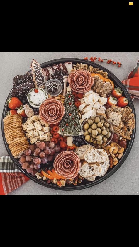 Woodland Charcuterie, Woodland Charcuterie Board, Black Charcuterie Board, Charcuterie Tables, Charcuterie Lunch, Gourmet Box, Charcuterie Ideas, Christmas Charcuterie, Charcuterie Gifts