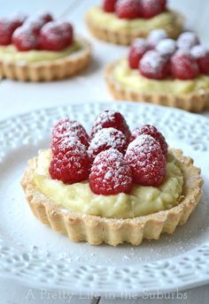 Recipe; Raspberry & Vanilla Bean Cream Tart Vanilla Bean Cream, Cream Tarts, Tarts Recipe, Raspberry Tarts, Tart Dessert, Dessert Aux Fruits, Pretty Life, Shortbread Crust, Mini Tart