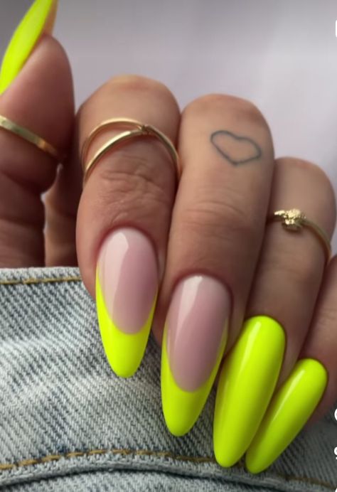 Green Nail Trends, Almond Green Nails, Summer Yellow Nails, Neon Yellow Nails, Pastel Trends, Nails Neon, Hippie Nails, Diva Nails, Summer Yellow