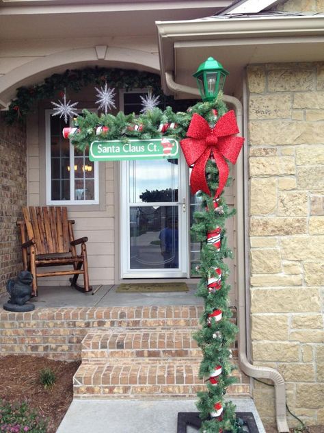 Homemade Christmas light pole! Pole Christmas Decorations, Christmas Light Pole, Diy Christmas Outdoor, Outdoor Christmas Lights Diy, Christmas Pictures With Lights, Diy Christmas Pictures, Christmas Lamp Post, Outdoor Christmas Decorations Yard, Outdoor Christmas Diy