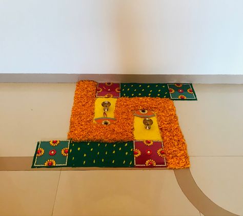 Artistic Rangoli, Bird Puppet, Garba Night, Flower Jewellery For Haldi, Flowers Rangoli, Diwali Wishes Quotes, Mandir Decoration, Handmade Decorative Items, Diwali Design