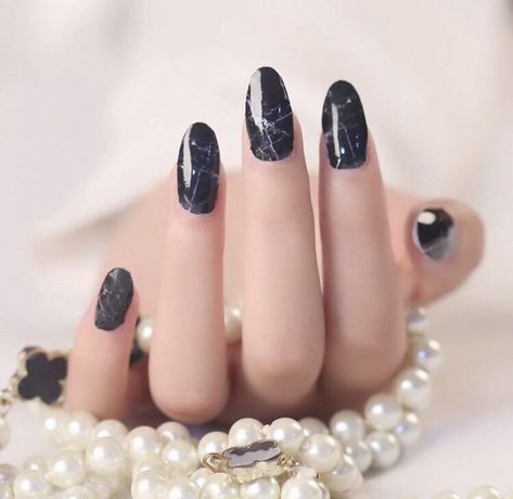 Grey Lightning, Karma Nails, Black Marble Nails, Lightning Effect, Crackle Nails, Fun Manicure, Wide Nails, Black Thunder, Marble Nail