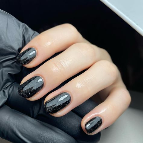 Last night is the perfect sparkly black for the spooky season approaching 🎃 - swipe for the sparkle ➡️ - - - - - - - - - #builderge|… | Instagram Black Nails With Sparkles, Sparkly Black Nails, Black Sparkly Nails, Nail Shimmer, Sparkly Nails, Fall Nail Colors, Black Sparkle, Fall Nail, Black Glitter