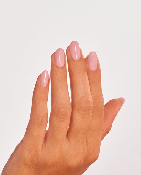 It’s your turn to shine. This nail polish color from OPI is a natural beauty that transitions into glam. Kiara Sky Gel Polish, Gel Nail Polish Colors, Long Lasting Nail Polish, Glitter Gel Polish, Gel Couture, Glow Nails, Cat Eye Gel, Long Lasting Nails, Pink Nail Polish