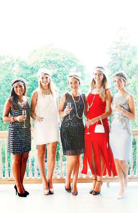 what to wear to a Great Gatsby party. Pinning just incase the opportunity ever arises! Party Like Gatsby, Sarah Vickers, Great Gatsby Themed Party, Great Gatsby Theme, Outfit Ideas For Church, Roaring 20s Party, Classy Girls Wear Pearls, Gatsby Themed Party, Gatsby Theme