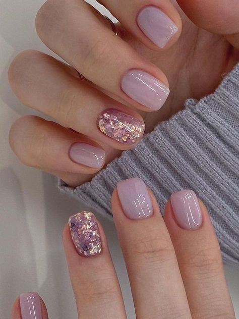 Korean Nails For Summer, Short Nail Designs Summer Latest Trends, Pink And Glitter Nails Short, Spring Bridesmaid Nails, Bridesmaid Nails Short, Pretty Pink Nails Short, Korean Nail Art Short Nails, Cute Jelly Nails, Short Square Gel Nails