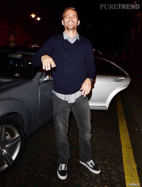 Paul wearing Vans. Paul Walker Style, Paul Walker Tribute, 5th Element, Paul Walker Pictures, Rip Paul Walker, Paul Walker Photos, Film Vintage, Gq Style, Blonde Guys