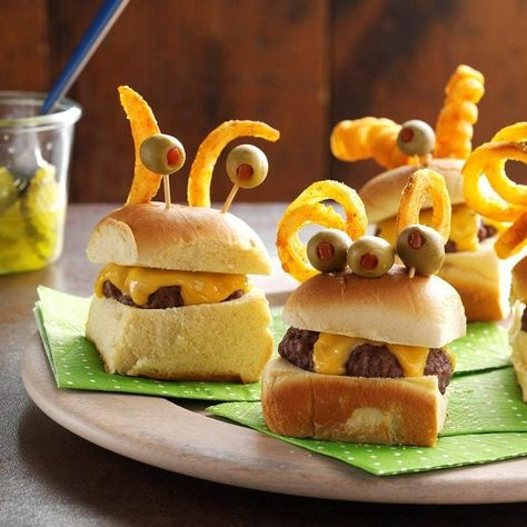 50 Best Halloween Party Ideas — Fun Halloween Themes, Decor, and More Easy Halloween Snacks, Halloween Food Dinner, Iceland Food, Halloween Dishes, How To Cook Burgers, Mini Burgers, Halloween Appetizers, Halloween Dinner, Halloween Snacks