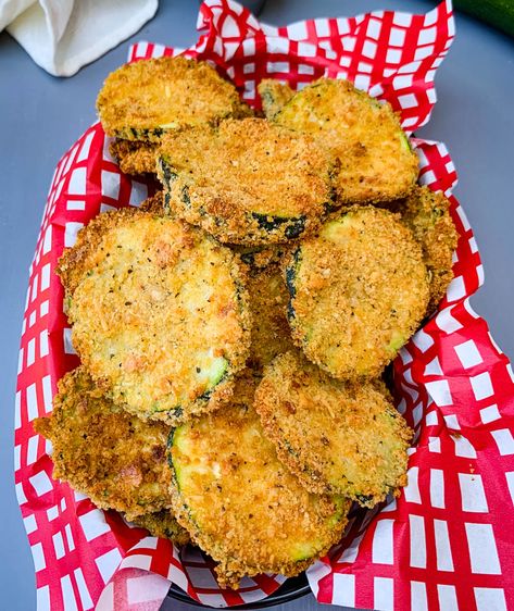 Easy Air Fryer Zucchini Chips is the best, quick recipe to make fried zucchini with or without breadcrumbs for no breading. This healthy dish makes the perfect vegetable side dish or appetizer. #AirFryer #AirFryerZucchini Air Fryer Zucchini Chips, Deep Fried Zucchini, Zucchini Chips Recipe, Air Fryer Zucchini, Deep Fried Recipes, Healthy Appetizers Easy, Fried Zucchini, Vegetable Side Dish, Zucchini Chips