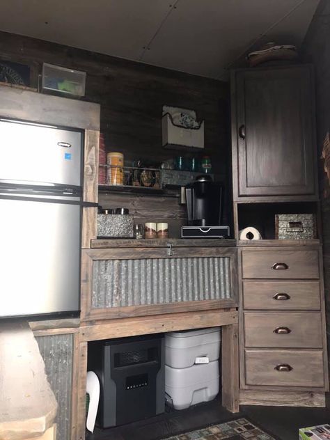 Cowboy Shower Horse Trailer, Horse Trailer Living Quarters Remodel, Horse Trailer Weekender Interior Ideas, Weekender Horse Trailer Remodel, Horse Trailer Interior Remodel, Horse Trailer Organization, Trailer Redo, Cattle Trailers, Horse Float