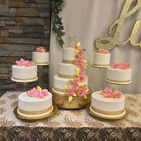 Quince Cakes Quinceanera, Cakes Quinceanera, Sweet 15 Cakes, Princess Wedding Cakes, Quince Cakes, Modern Birthday Cakes, Quince Cake, Sweet 15 Party Ideas Quinceanera, Quince Themes