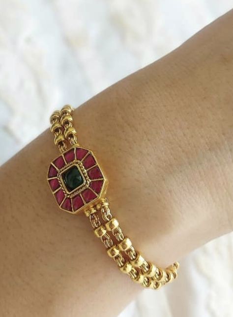 Kada Bracelet Gold For Women, Gold Breslet, Kemp Bangles, Antique Gold Bracelet, Kids Gold Jewelry, Bridal Jewelry Sets Brides, Gold Jewelry Outfits, Gold Bangles For Women, New Gold Jewellery Designs