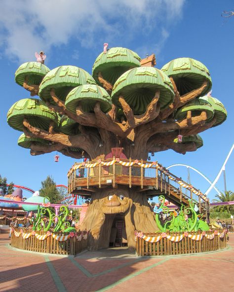 PortAventura Park, Sesame Street section. Cool Playground Design, Park Ideas Design, Theme Park Ideas, Water Park Design, Park Design Ideas, Tree Playground, Street Section, Theme Park Design, Themed Playground