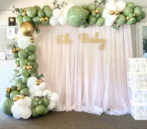 Baby Shower Verde, Theme Bapteme, Baby First Birthday Themes, Bear Baby Shower Theme, Green Baby Shower, Shower Backdrop, 30th Bday, Baby Shawer, First Birthday Themes