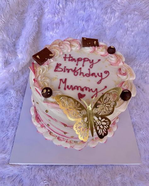 ✨💜 Happy Birthday Mummy 🤍✨ . . Size: 7 inches double layers cake . . . #explore #explorepage #cakevendorinlagos #buttercreamcakes #cakesinagbara #cakesinojo #affordablecakes #creamcakes #cakesinijanikin #doublelayerscake #vanillacakes #buttercreamcakesinlagos #budgetfriendlycakes #cakesiniyanaisashi #cakesiniyanaera #cakesformum Cake For Mummy Birthday, Happy Birthday Mommy Cake, Layers Cake, Happy Birthday Mommy, Double Layer Cake, Happy Birthday Mummy, Buttercream Cake, Layer Cake, Budget Friendly