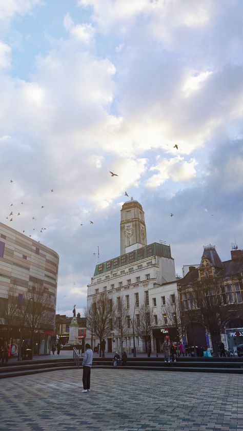 LUTON TOWN CENTRE ENGLAND Luton Town, Places To Visit, England, Photography