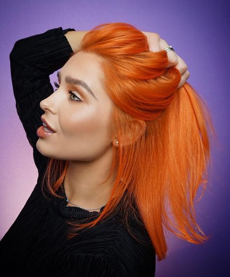 Orange Hair Makeup Ideas, Tangerine Hair Color, Apricot Hair Color, Tangerine Hair, Apricot Hair, Two Tone Hair Color, Red Hair With Blonde Highlights, Hair Colour Design, Two Tone Hair