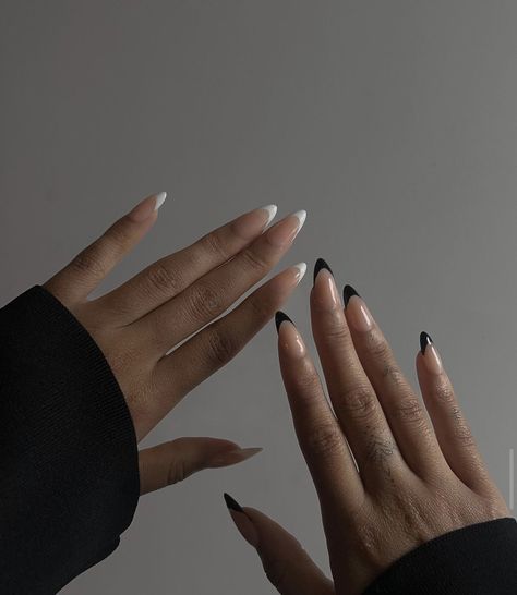 One Hand White And One Hand Black Nails, One Hand Black One Hand White Nails French Tip, One Hand Black One Hand White French Tips, One Black Hand One White Hand Nails, Black And White Nails Opposite Hands, Black And White Nail Inspo Acrylic, Nails One Hand Black One Hand White, Opposite Hand Nails, Opposite Nail Designs On Each Hand