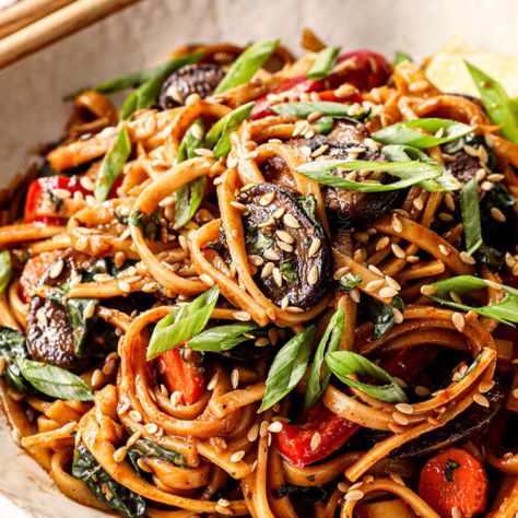 Udon Noodles with Gochujang Sauce and Stir Fried Veggies Asian Bbq Sauce, Udon Noodles Recipe, Fried Udon, Udon Recipe, Vegetarian Stir Fry, Gochujang Sauce, Garlic Cream Sauce, Carlsbad Cravings, Gluten Free Noodles