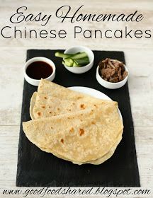 Easy Homemade Chinese Pancakes for Peking duck or Aromatic duck at home. www.goodfoodshared.blogspot.com Crispy Duck Pancakes, Chinese Crepe Recipe, Chinese Pancakes Recipe, Duck Pancakes Recipe, Crispy Duck Recipes, Peking Duck Pancakes, Chinese Pancakes, Chinese Night, Chinese Pancake