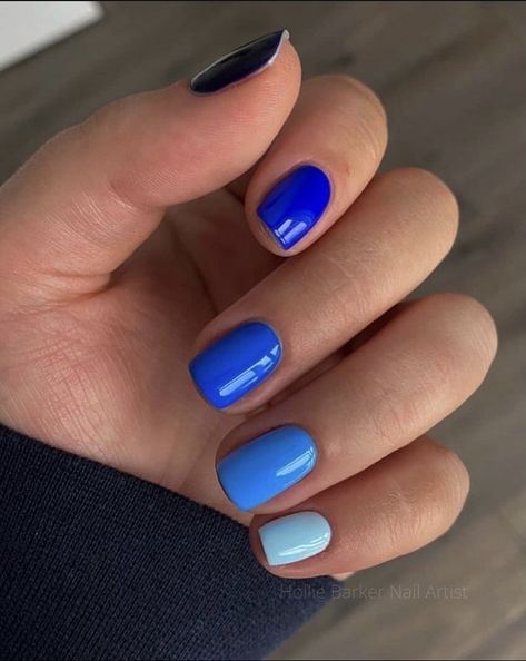 Different Shades Of Blue Nails, Gradiant Nails, Blue Shellac Nails, Blue Gel Nails, Unghie Sfumate, Short Gel Nails, Vibrant Nails, White Nail, Gradient Nails