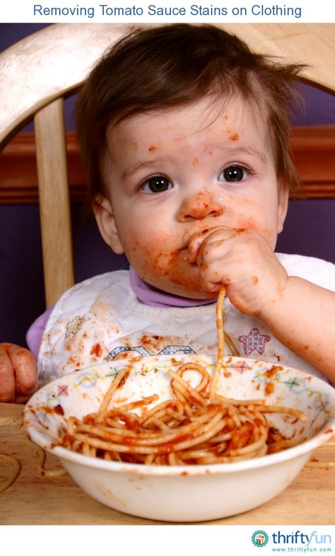 This is a guide about removing tomato sauce stains on clothing. Don't panic when the tomato sauce drips on your clothing. Feeding Baby Solids, Baby Stains, Baby Led Weaning First Foods, Baby Led Feeding, Baby Help, Baby & Toddler Food, Weaning Recipes, Feeding Toddlers, Baby Weaning