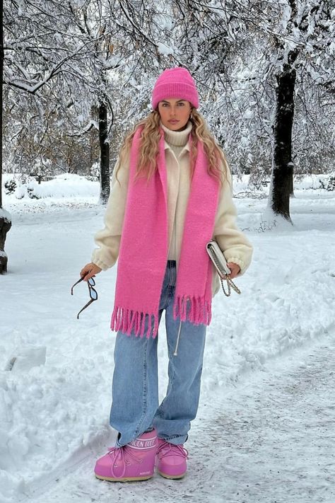 pink scarf, pink beanie, pink moon boots fashion inspo, pic inspo, photo dump, outfit inspo, winter outfits Pink Beanie Outfit, Pink Moon Boots, Hippie Winter Outfits, Pink Scarf Outfit, Dump Outfit, Moon Boots Outfit, Outfit Inspo Winter, Beanie Outfit, Pink Beanie