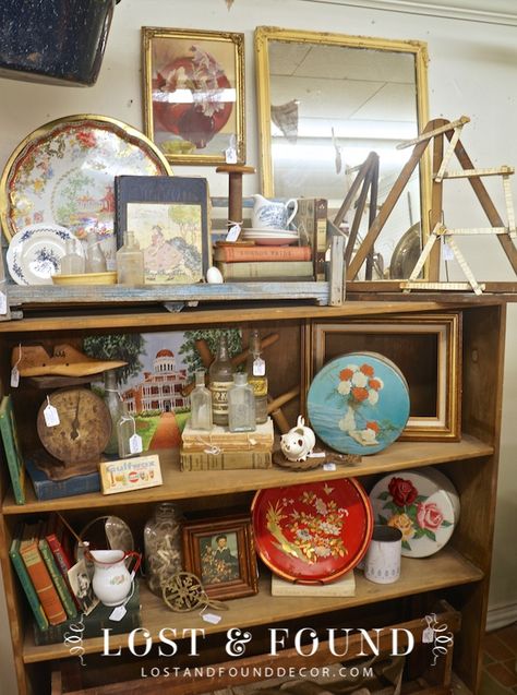 Antique Booth Display Ideas, Antique Shop Display Ideas, Antique Booth Ideas Staging, Antique Booth Design, Vintage Booth Display Ideas, Antique Mall Booth Ideas, Antique Shop Display, Booth Display Ideas, Antique Store Displays