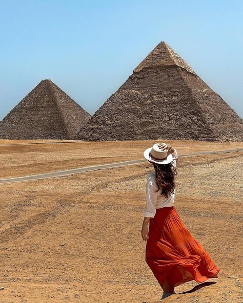 What To Wear To Egypt: 11 Amazing Outfits To Wear - The Wandering Girl Vacation Outfits Egypt, Egypt Attire For Women, What To Wear In Egypt In December, Archeology Aesthetic Outfit, Egypt Outfit Ideas, Egypt Vacation Outfit, What To Wear In Egypt For Women, Outfits For Egypt Trip, Egypt Outfits Women Travel