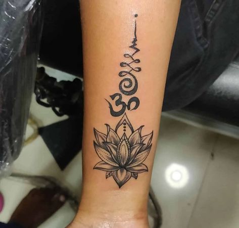 Female Unalome, Tattoos Unalome, 79 Tattoo, Spiritual Tattoo Designs, Spiritual Tattoo Ideas, Tattoo Ideas And Meanings, Unalome Lotus, Tattoo Designs With Meaning, Designs With Meaning