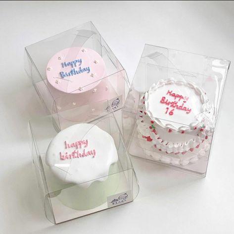 Cake Box Design Packaging Ideas, Small Birthday Cakes, Dessert Box, Vintage Birthday Cakes, Cake Logo Design, Instagram Cake, Dessert Packaging, Mini Tortillas, Funny Birthday Cakes