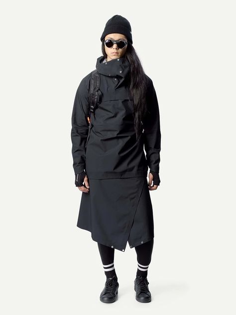 10 Techwear Brands Still Informing Fashion in 2022 | Field Mag Sports Jacket Women, Techwear Jacket, Mens Outerwear Fashion, Techwear Fashion, Sports Jackets Women, Camping Style, Hiking Fashion, Outdoor Pants, Sports Uniforms