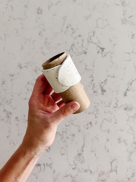 DIY Ceramic Napkin Rings - Crazy Wonderful Ceramic Easy Ideas, Morocco Pottery, Diy Napkin Holder, Ceramics Diy, Ceramic Napkin Rings, Ceramics Bowls Designs, Craft Table Diy, Napkin Rings Diy, Diy Napkins