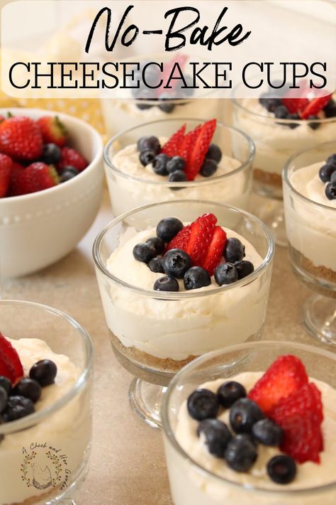 No Bake Cheesecake Cups, Cheesecake Cups Recipe, Dessert Cups Recipes, Cheesecake Parfaits, Mini Dessert Cups, Best Christmas Desserts, Parfait Desserts, Cheesecake Cups, Fruit Dessert Recipes