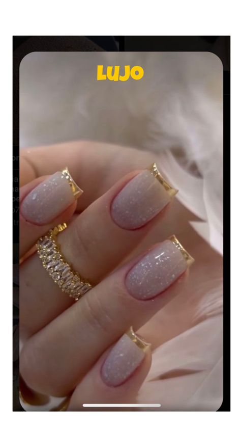 New Years Simple Nails, Fancy Short Nail Designs, Gold Toe Nails, Lexi Nails, Chrome Nail Art, Nail Salon Design, Nail Designs Valentines, Vibrant Nails, Nail Designs Glitter