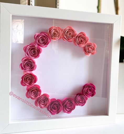 Paper Flower Shadow Box, Flower Calendar, Flower Colour, Gift Ideas For Mom, Flower Shadow Box, Rose Gift, Vinyl Paper, Paper Roses, Flower Boxes