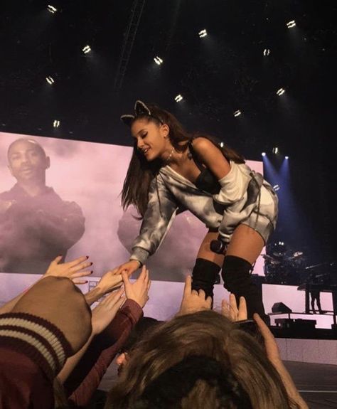 Ariana Grande Wallpapers, Ariana Tour, Ariana Grande Concert, Dangerous Woman Tour, Ariana Grande Fans, Honeymoon Tour, Ariana Grande Photos, Ariana Grande Pictures, Ariana G